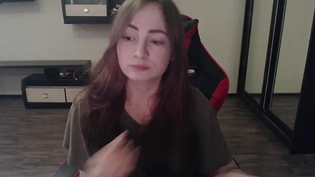 Laralianna online show from 03.17.25