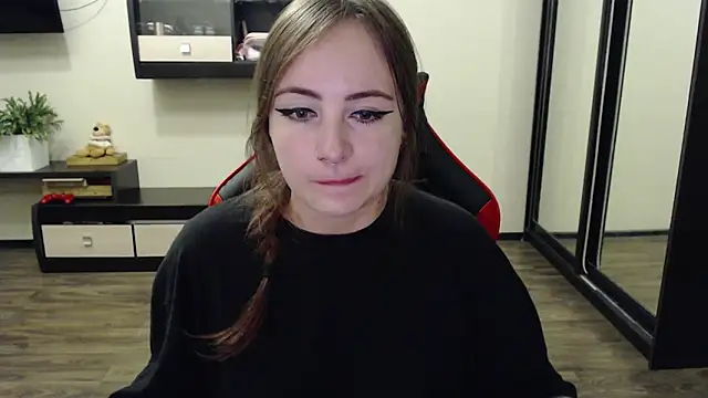 Laralianna online show from 09.11.25