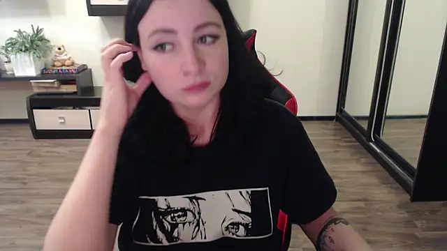 Laralianna online show from 09.25.25