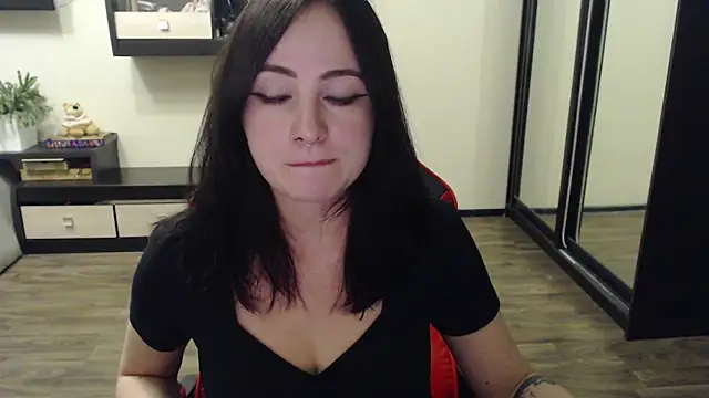 Laralianna online show from 10.11.25