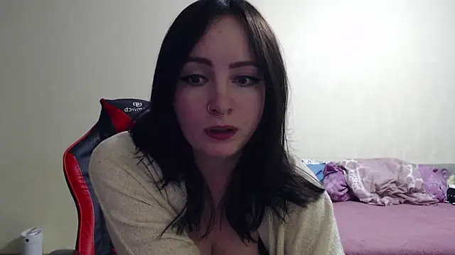 Laralianna online show from 10.24.25