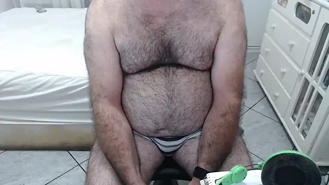 Snapshot of MysterBearMG chatting on 03.20.26 MysterBearMG online show from 03.20.26