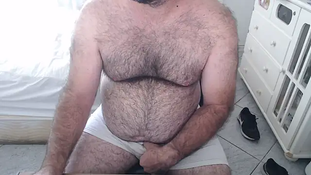 Snapshot of MysterBearMG chatting on 03.29.26 MysterBearMG online show from 03.29.26