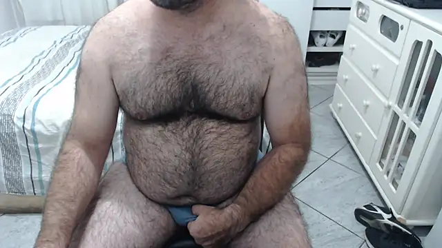 Snapshot of MysterBearMG chatting on 04.16.26 MysterBearMG online show from 04.16.26