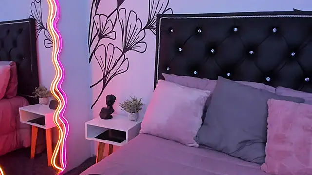 Snapshot of Sweet_Ariadna_ chatting on 06.14.26 Sweet Ariadna online show from 06.14.26