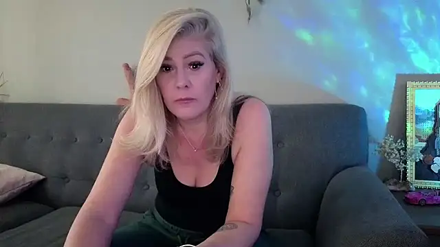 Lexi Shocker online show from 11.13.25