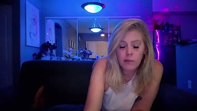 Lexi Shocker online show from 11.22.25