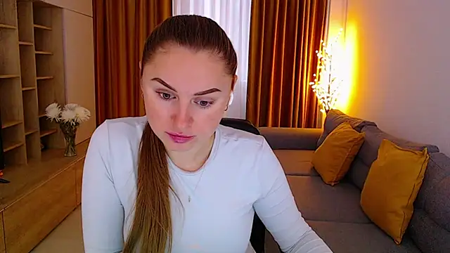  Mia Adams online show from 10.10.25