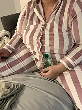 sweeti Em online show from 01.12.26