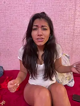 Snapshot of Kiscsillagg chatting on 12.21.24 Kiscsillagg online show from 12.21.24