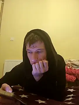 Snapshot of LuxxFin chatting on 11.17.25 LuxxFin online show from 11.17.25