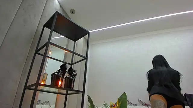 Britney Charm  online show from 04.02.26