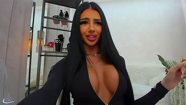 Britney Charm  online show from 04.08.26