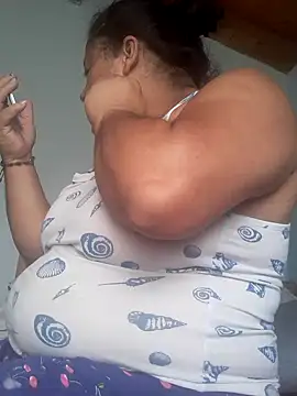 Snapshot of Monseratte21 chatting on 12.13.24 Monseratte21 online show from 12.13.24