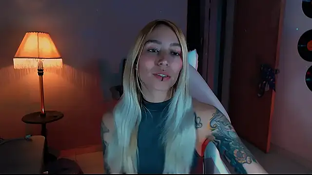 Snapshot of Saucy_Jenn chatting on 12.01.24 Saucy Jenn online show from 12.01.24