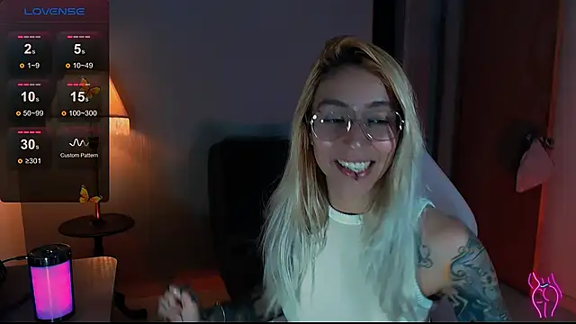 Snapshot of Saucy_Jenn chatting on 12.08.24 Saucy Jenn online show from 12.08.24