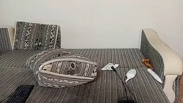 Snapshot of LuxMelys chatting on 10.16.25 LuxMelys online show from 10.16.25