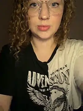 EmmieRae online show from 11.04.25