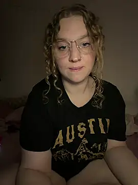 Snapshot of EmmieRae chatting on 02.28.26 EmmieRae online show from 02.28.26