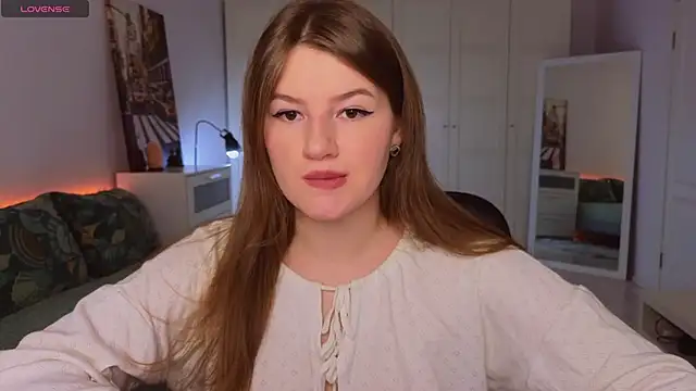 Snapshot of alwaysfrida chatting on 12.04.25 alwaysfrida online show from 12.04.25