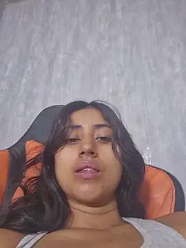 Snapshot of Valentinne_z chatting on 11.08.25 Valentinne z online show from 11.08.25