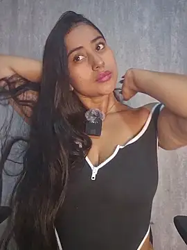 Snapshot of Valentinne_z chatting on 11.29.25 Valentinne z online show from 11.29.25