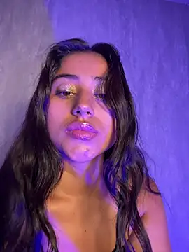 Snapshot of Valentinne_z chatting on 12.14.25 Valentinne z online show from 12.14.25