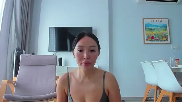 Snapshot of keiko_hot chatting on 12.01.25 keiko hot online show from 12.01.25