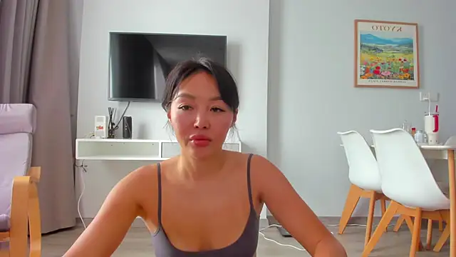 Snapshot of keiko_hot chatting on 12.15.25 keiko hot online show from 12.15.25