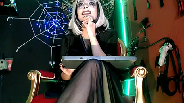 Snapshot of amy-mistress chatting on 10.26.25 amy-mistress online show from 10.26.25