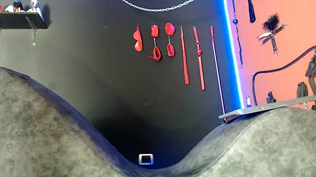 Snapshot of amy-mistress chatting on 11.05.25 amy-mistress online show from 11.05.25