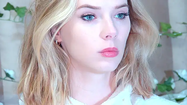 Snapshot of GentleRossi chatting on 04.30.26 GentleRossi online show from 04.30.26