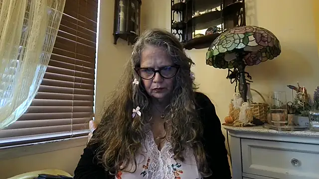 DestineeLoverGirl online show from 10.21.25