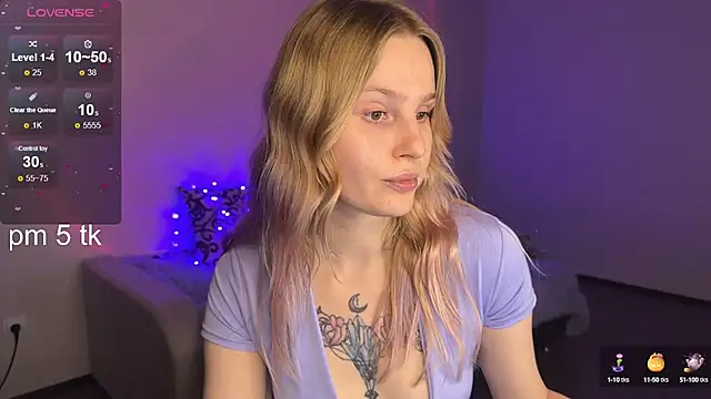 Chanel Gill online show from 02.03.25