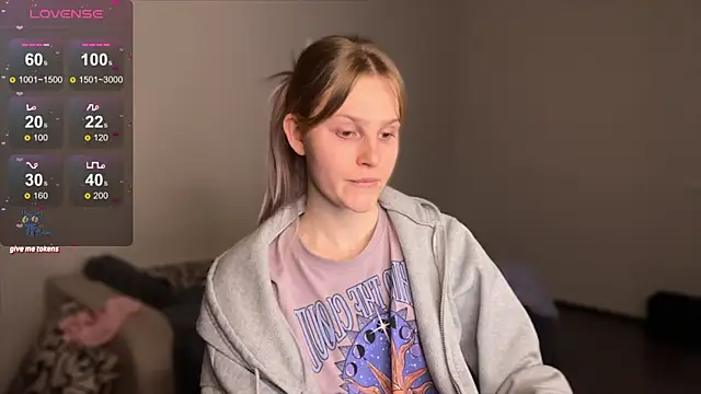 Chanel Gill online show from 03.01.25