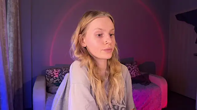 Chanel Gill online show from 09.11.25