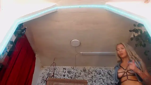 hornytsblonde online show from 01.21.25