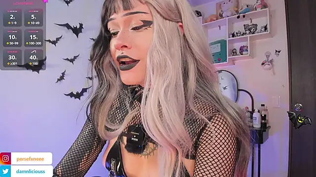 damnliciousss online show from 10.31.25