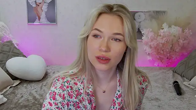 Veronika Mitchel online show from 03.17.25