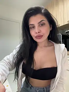 Snapshot of Scarlett-Dream chatting on 01.31.25 Scarlett-Dream online show from 01.31.25