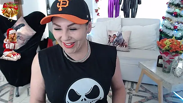 Snapshot of Myrnasexxx chatting on 12.13.24 Myrnasexxx online show from 12.13.24