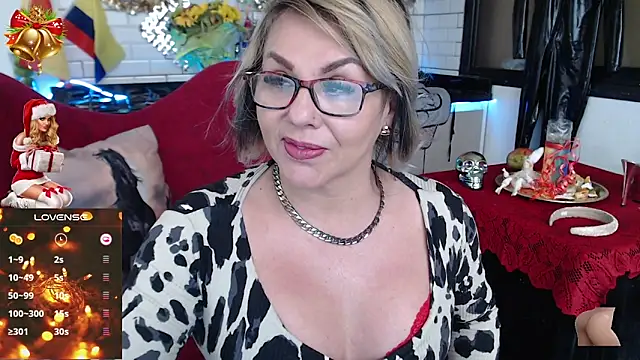 Snapshot of Myrnasexxx chatting on 12.28.24 Myrnasexxx online show from 12.28.24