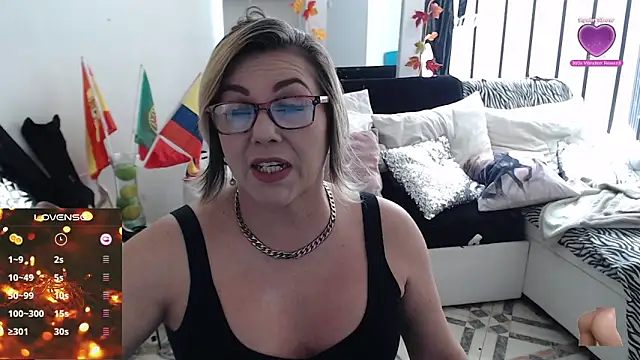 Snapshot of Myrnasexxx chatting on 02.07.25 Myrnasexxx online show from 02.07.25