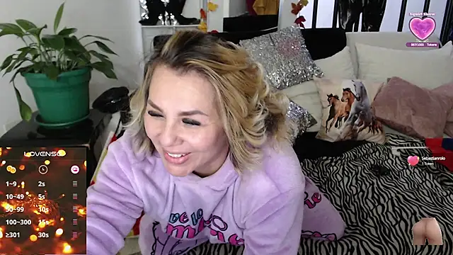 Snapshot of Myrnasexxx chatting on 02.09.25 Myrnasexxx online show from 02.09.25