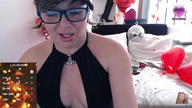 Snapshot of Myrnasexxx chatting on 02.15.25 Myrnasexxx online show from 02.15.25