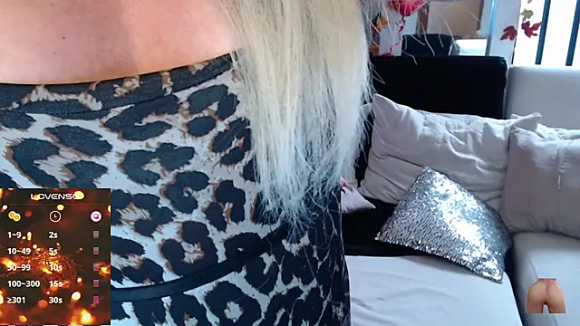 Snapshot of Myrnasexxx chatting on 02.18.25 Myrnasexxx online show from 02.18.25