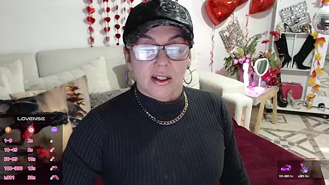 Snapshot of Myrnasexxx chatting on 03.21.25 Myrnasexxx online show from 03.21.25
