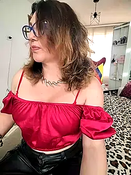 Snapshot of Myrnasexxx chatting on 11.17.25 Myrnasexxx online show from 11.17.25