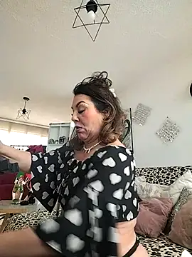 Snapshot of Myrnasexxx chatting on 11.22.25 Myrnasexxx online show from 11.22.25