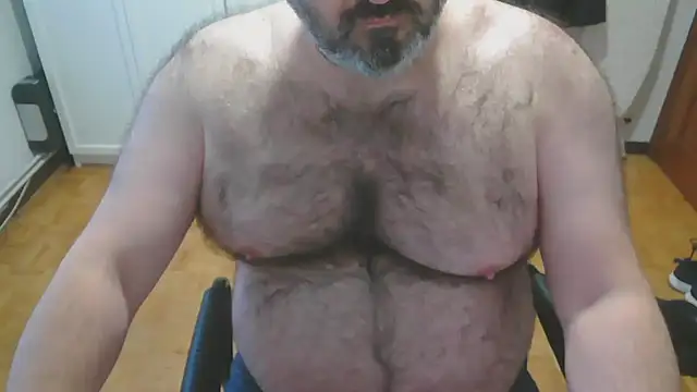 Snapshot of mikeyhotbear chatting on 11.24.25 mikeyhotbear online show from 11.24.25